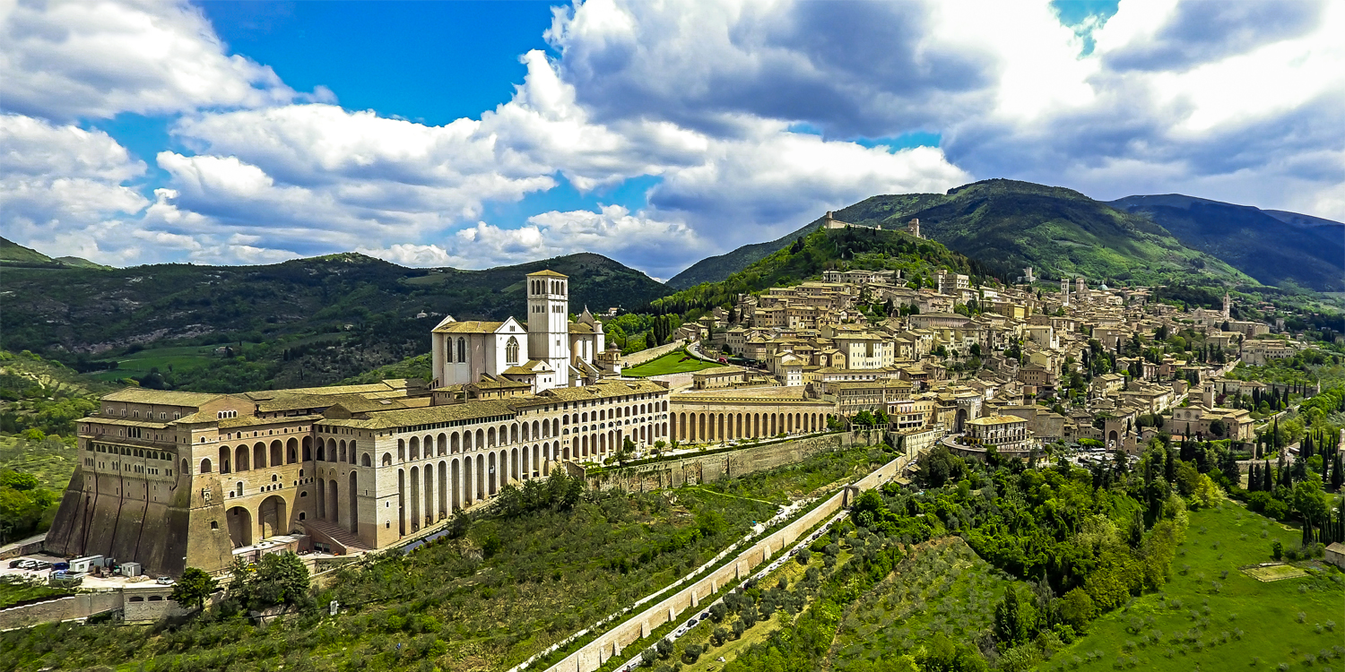 italy-roadtrip-drone-assisi