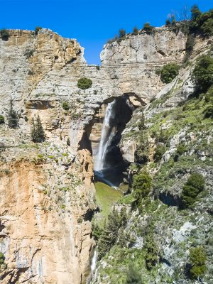 lebanon-wadi-kadisha-quannoubine-waterfall-drone-hike