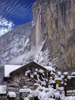 switzerland-lauterbrunnen-snow-waterfalls-roadtrip